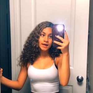 Meet your Posher, Estela